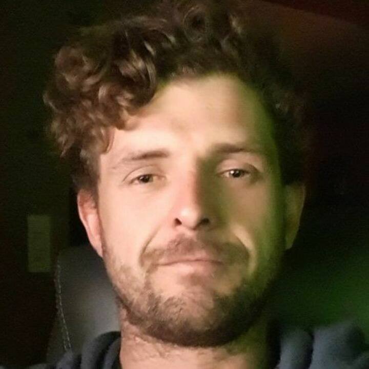 Ian ‎